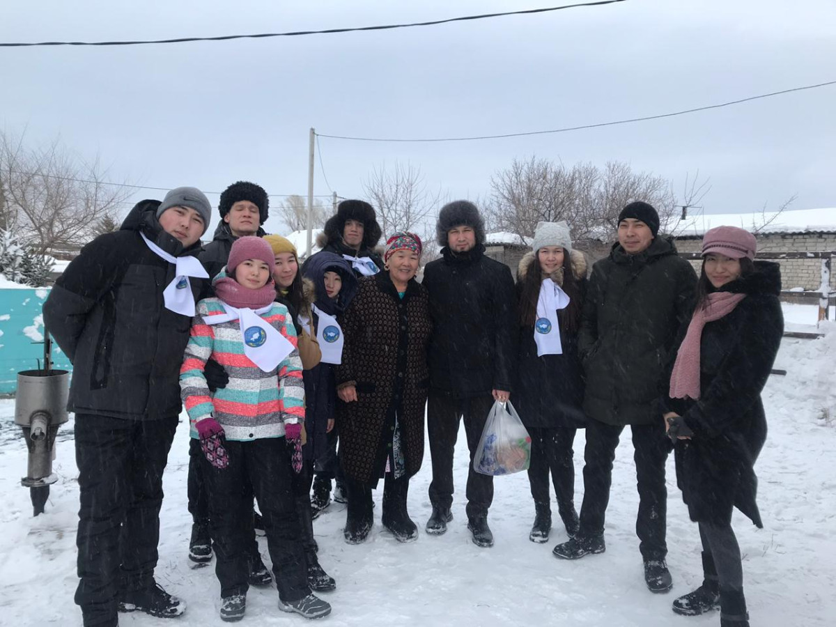 Волонтеры ВКО передали эстафету добра Дому дружбы Павлодарской области