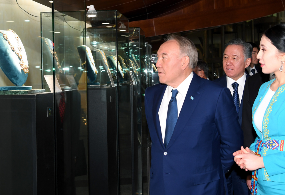 Нұрсұлтан Назарбаев Тұңғыш Президент күніне арналған концертке барды