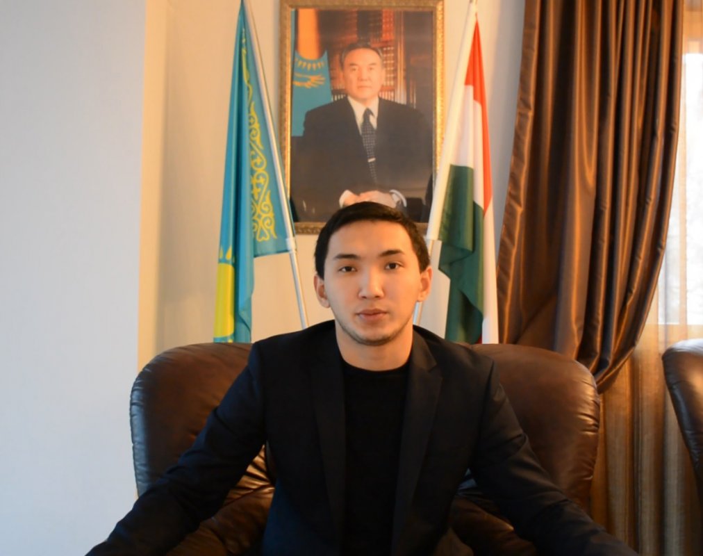 Казахстанские студенты за рубежом поделились своими мнениями о досрочных выборах