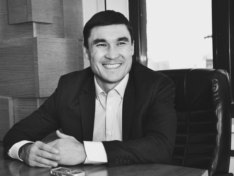  Нұрбек Әлманбет  