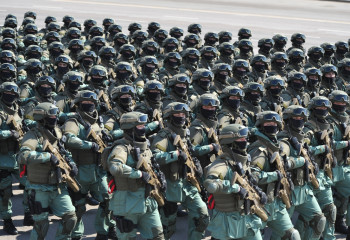Масштабный парад к 25-летию Вооруженных Сил РК