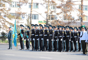 Лучшую команду в строевой песне определили в Павлодаре