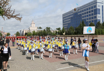 В Костанае провели Парад детских и молодежных музыкальных ансамблей