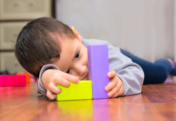 Аутизм – бөлек әлем