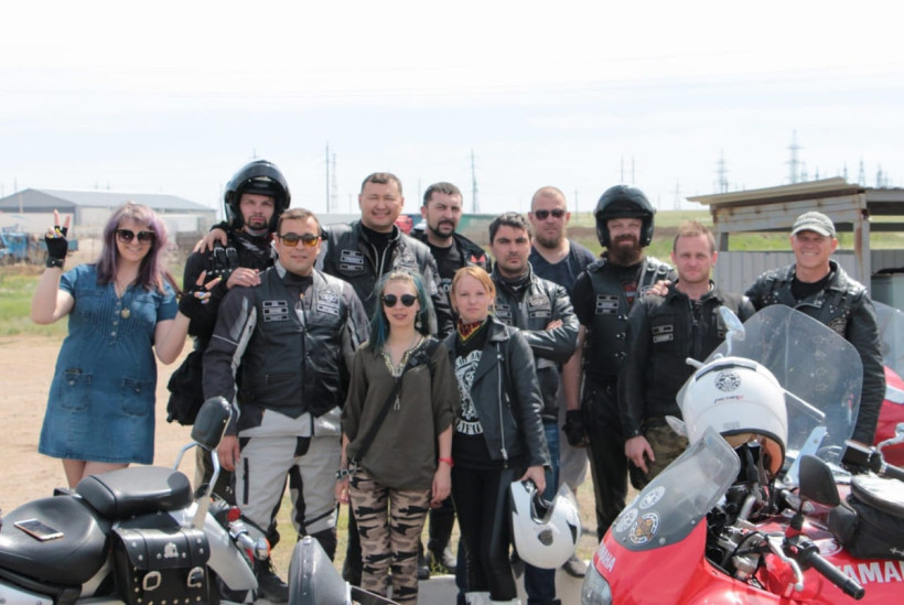  Фото взяты со страницы мотоклуба в социальных сетях. 