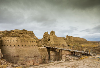 Құм жұтқан қалалар: Сауран қалашығы