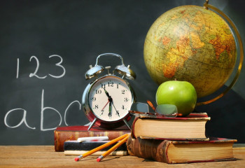 Как красиво поздравить своего учителя?