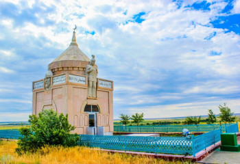 Есет – «тархан» шеніне ие болған үш батырдың бірі