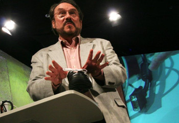 Терри Мур: Аяқ киімнің бауын дұрыс байлап жүрміз бе?