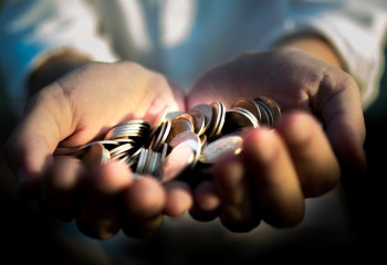 Садақаның 10 әдебі және пайдасы