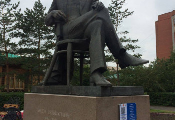 Алты тілде «сөйлейтін» астаналық ескерткіштер