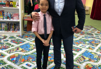 Асыл - тастан, ақыл - жастан