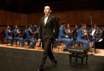 Рахат-Би Чайковский роялінде ойнады