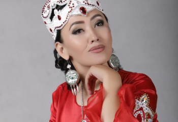 Наркенже Серікбаева: Тойда ән салудың өнерге қатысы жоқ