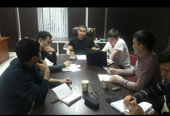 Интернет-бизнес. Үш жігіттің басынан кешкендері