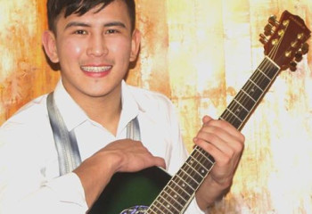 Ағалы-қарындастың «River flows in you» әніне жасаған кавері