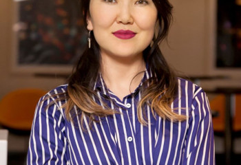 Қарлығаш Қабатова: 