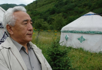 Ұлы aдaмдap өмipi: Қaбдeш Жұмaдiлoв