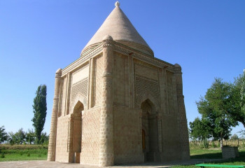 Getting acquainted with the historical monuments of Taraz