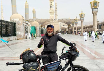 Әлемді велосипедпен шарлайтын саяхатшы