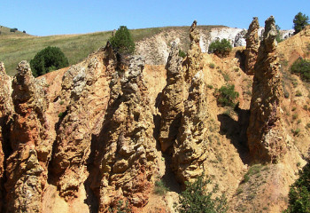 Қырық қыз, Хантағы жартасы мен Тамшы әулие...