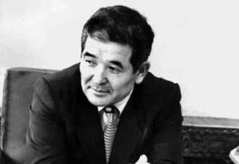 Ұлы aдaмдap өмipi: Өзбекәлі Жәнібеков