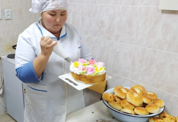 Көпбалалы кәсіпкер ана: Көмек сұрап, ешкімге қол жаймаймыз