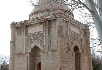 Аңызға толы Айша бибі 