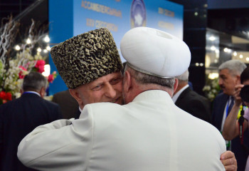 1 - мамырға арналған құттықтау хаттар