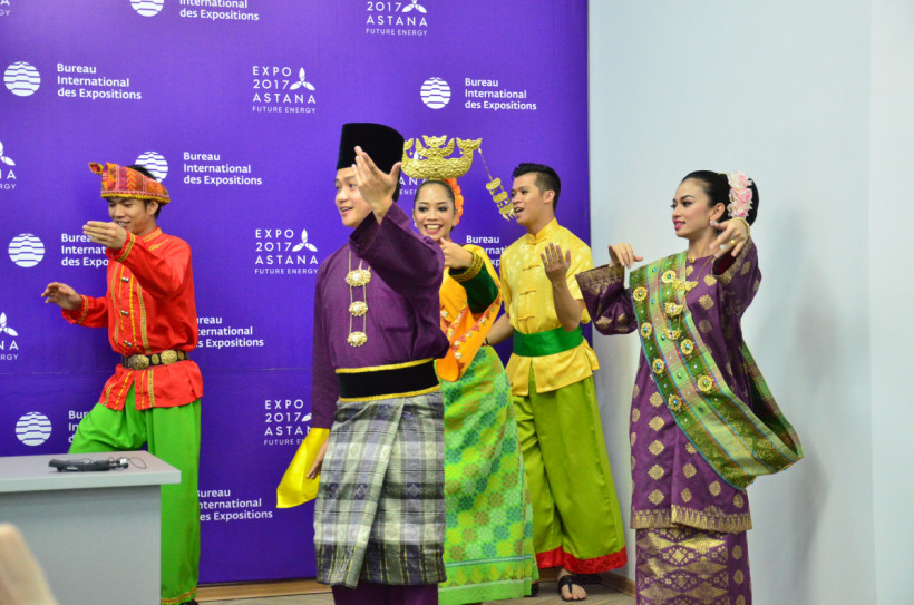  Нұрбек Әлманбетов 