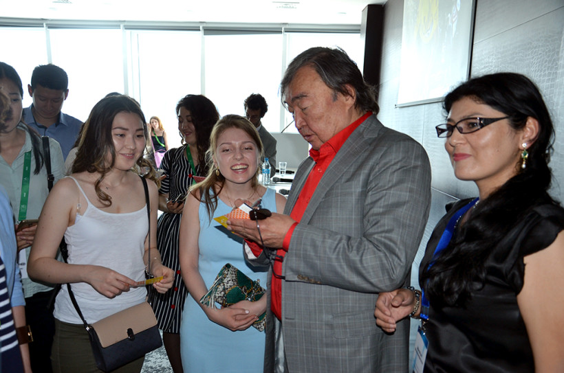  Нұрбек Әлманбетов 