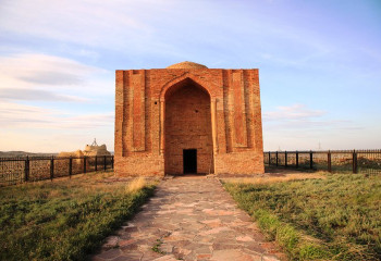 Алаша хан кесенесі