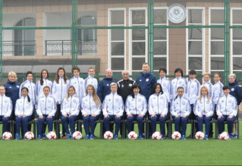 Қыздар футболы қашан қуантады?