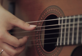 «Әнім сен едің» әні (гитара аспабы)