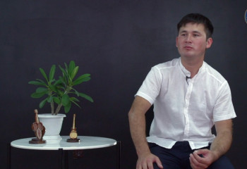 Абдулжан Азнабакиев: Асқақта, қазағым, мен ұланың - ұйғырың!