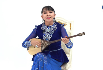 «Мен сүйемін халқымды» әні (Домбыра)