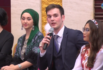 ҚХА-ның «Ұлы Даланың Ұлтаралық тілі» форумы.Юрий Михуля