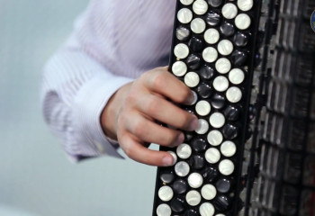 Кюй «Балбырауын» (баян)