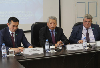 Депутаты Мажилиса в Петропавловске провели прием граждан