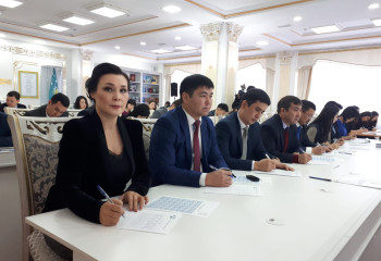 2 млн казахстанцев приняли участие в первом общенародном диктанте на латинице