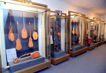 УНИКАЛЬНЫМИ ЭКСПОНАТАМИ СО ВСЕГО МИРА ПОПОЛНИЛАСЬ КОЛЛЕКЦИЯ МУЗЕЯ БИБЛИОТЕКИ ЕЛБАСЫ