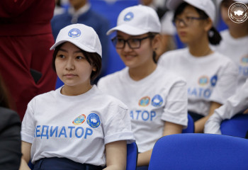 ВОЛОНТЕРЫ СТОЛИЧНОЙ ШКОЛЫ ПОПОЛНИЛИ РЯДЫ МЕДИАТОРОВ АНК