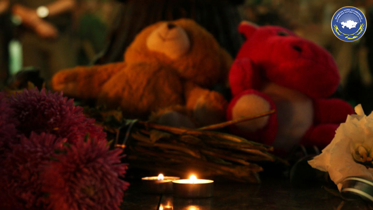 Тяжело принять и осознать случившуюся трагедию: Члены АНК скорбят вместе с родными и близкими погибших детей