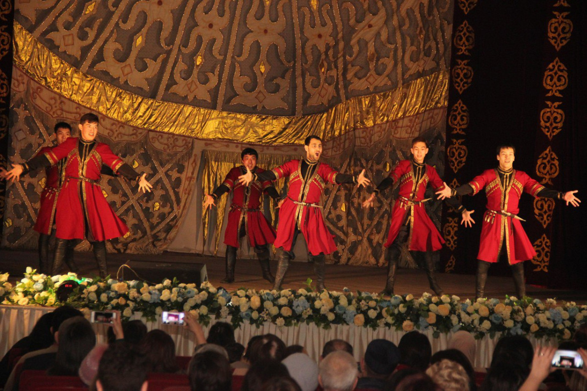 Отчетный концерт ансамбля «Кавказ»