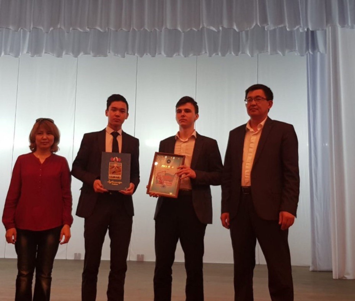 Дебатный турнир ко Дню единства народа Казахстана