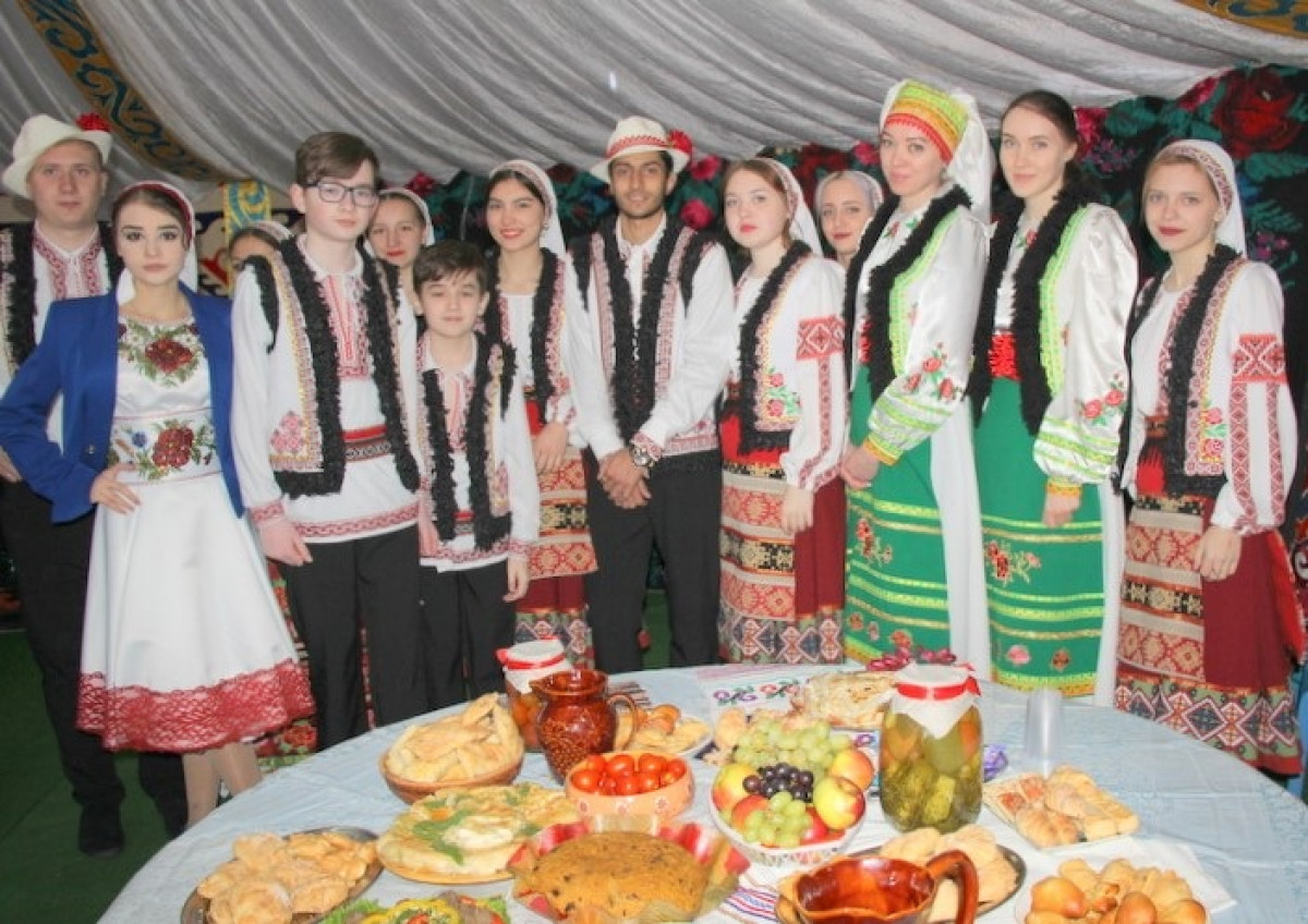 Аким Павлодарской области поздравил павлодарцев с Днём единства народа Казахстана