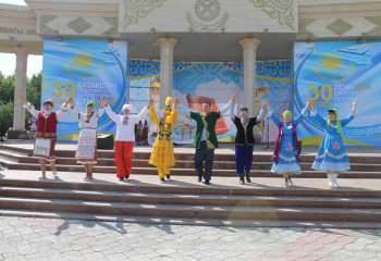 Этнокультурные объединения СКО провели фестиваль «Салт-дәстүр»