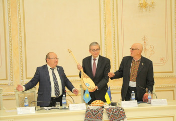 Визит Президента Всемирного Конгресса украинцев в Павлодар