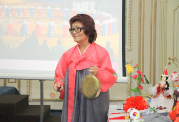 В Павлодаре отметили корейский праздник урожая и благодарения