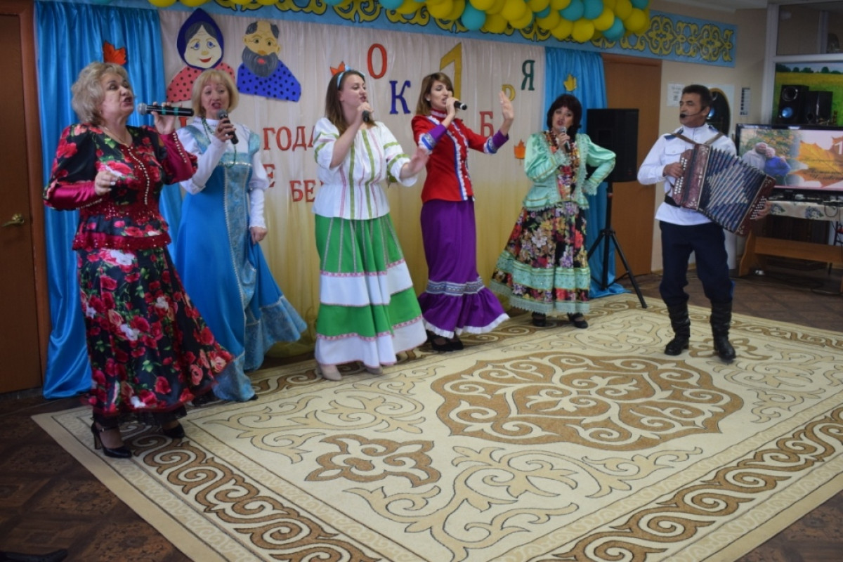 Костанайский Дом Дружбы поздравил пенсионеров области красочной концертной программой